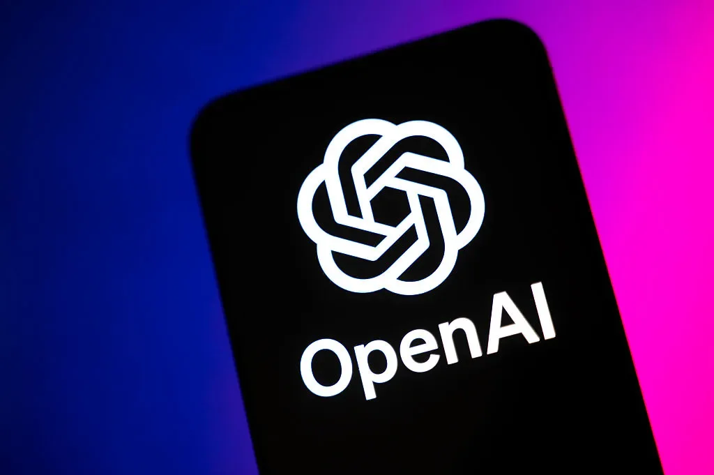 Dívida de US$ 100 bilhões: como as parceiras da OpenAI financiam o futuro da IA com SoftBank, Oracle e CoreWeave